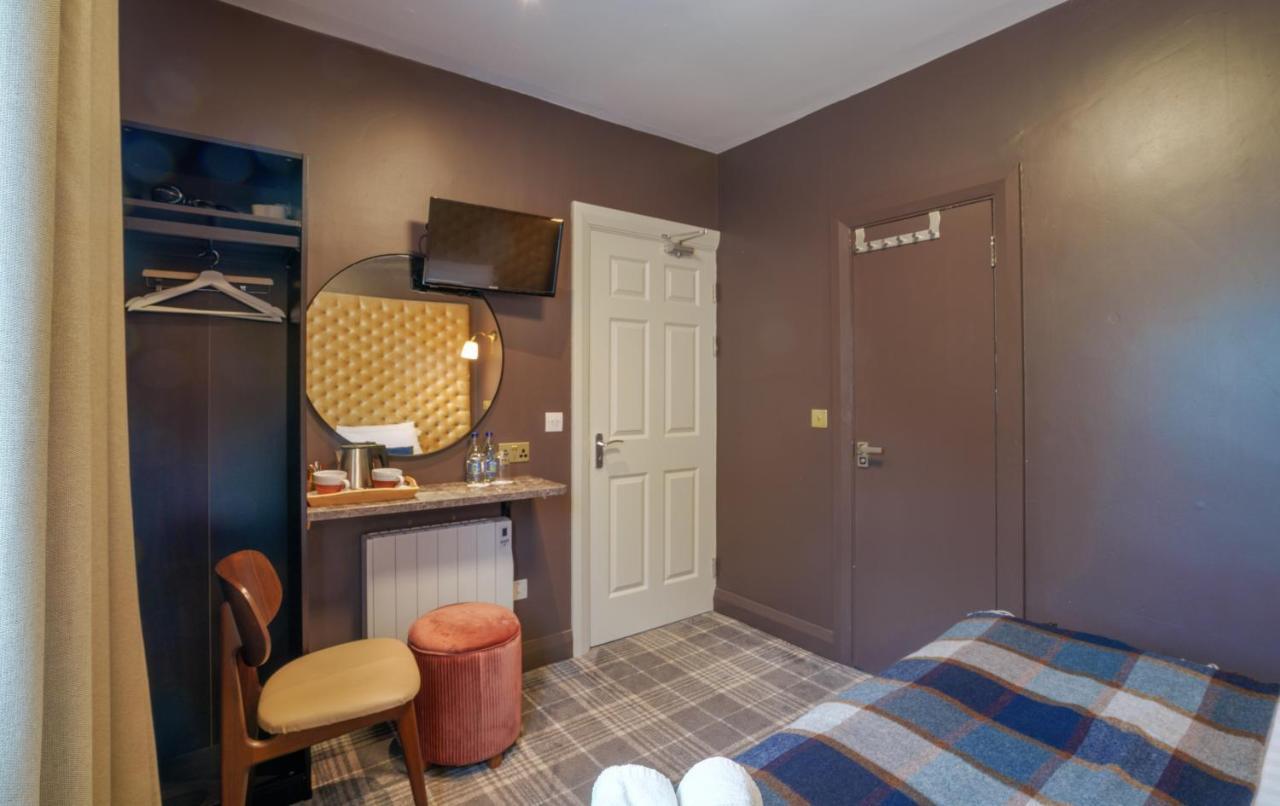 Topper'S Rooms Guest Accommodation Carrick-on-Shannon Exterior photo