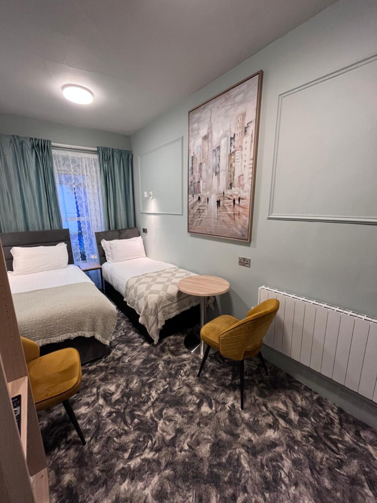 Topper'S Rooms Guest Accommodation Carrick-on-Shannon Exterior photo